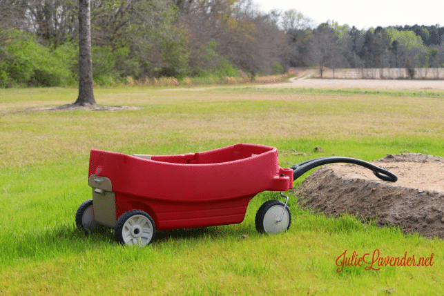 March hints that spring is around the corner. Incorporate all sorts of green merriment into the month of March. Celebrate with these March homeschool family fun ideas or create a few of your own.